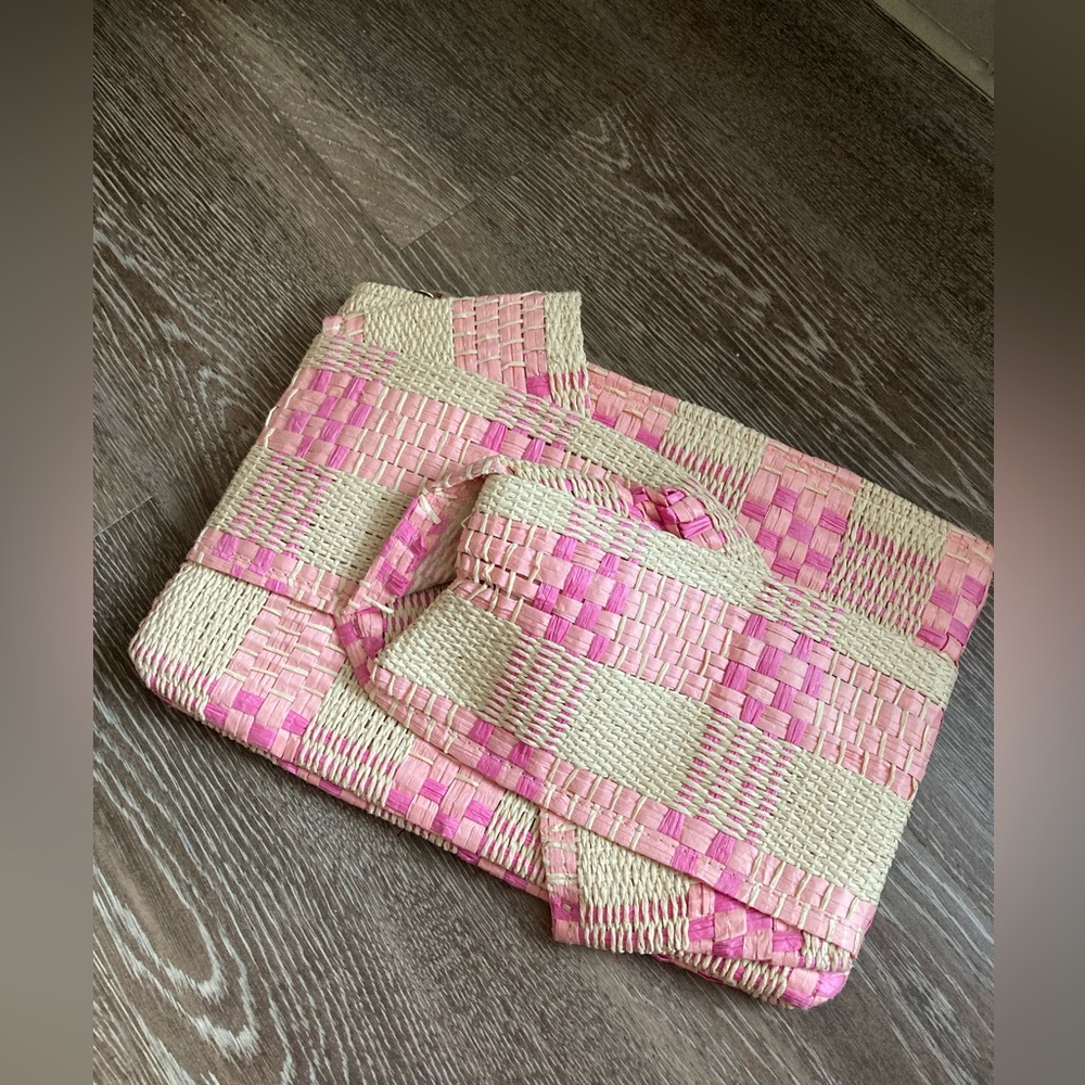 Pink Woven Wrislet Bag